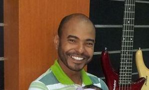 O dia é dele, Elson Costa