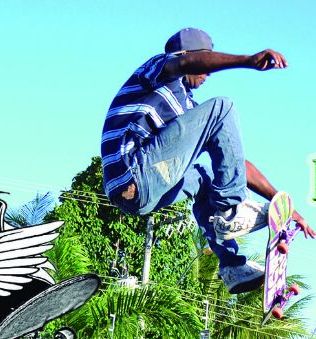 Amanhã: skatistas organizam evento na Praça 22 de Agosto