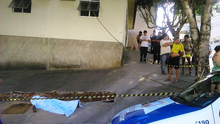 Homem cai, bate a cabeça e morre no BNH