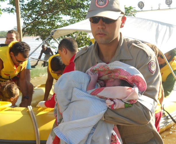 Hoje o dia é deles, os Bombeiros. Mas podem ser chamados de anjos mesmo