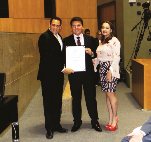 Secretário de Linhares recebe título de Cidadão Espírito-Santense na ALES