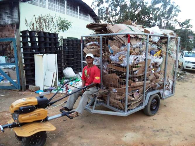 Solidariedade: após incêndio, Antônio ganha carrinho motorizado para recolher papelão