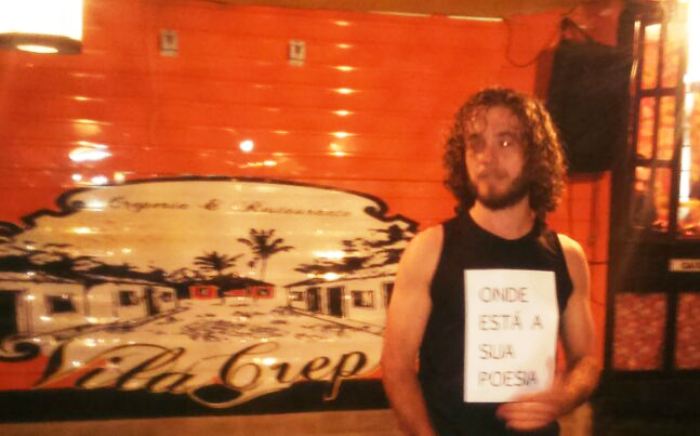Garrafa envelopada em cada mesa: detalhes de momentos únicos na Vila Crepe