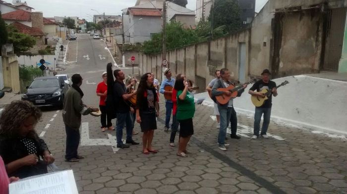 Fotos da Alvorada: músicos emocionam moradores do Centro no aniversário de Linhares