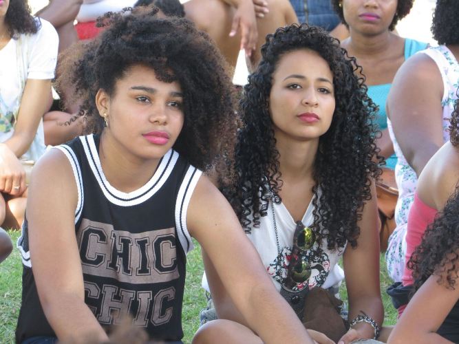 Nada de chapinha e escova: divas afrodescendentes querem cabelos “do jeito que é”
