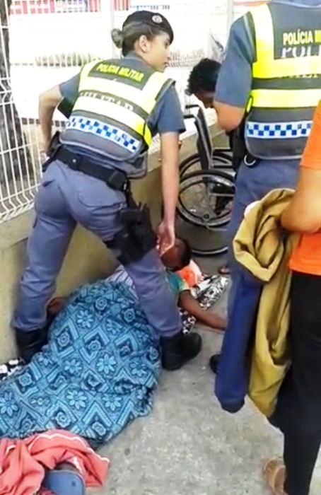 Policiais militares salvam vida de moradora de rua no Centro de Linhares