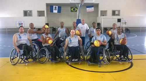 Sábado: Equipe de basquete sobre cadeira de rodas de Linhares estreia nas quadras