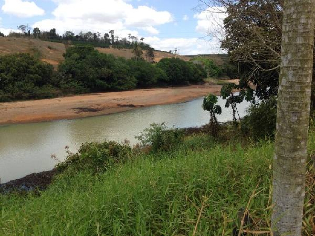Rio seco: internauta mostra cenas tristes do Rio São José