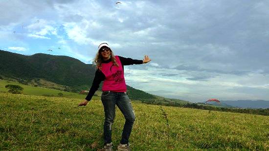 Linharense faz bonito no Encontro Feminino de Parapente das Américas