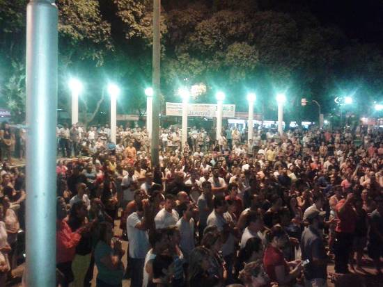 Nada de luto: População faz clamor a Deus pela chuva e vida do Rio Doce