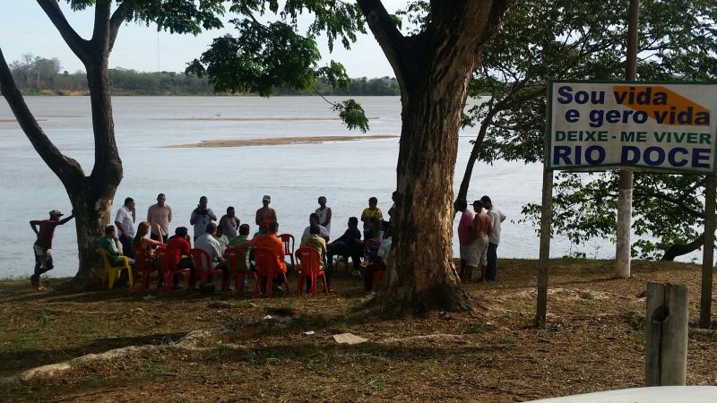 Pescadores participam de reunião com biólogos em Linhares e Dilma com autoridades em Colatina
