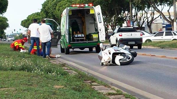 Moto X carro: Empresário sai ferido de acidente no Trevo da MVC