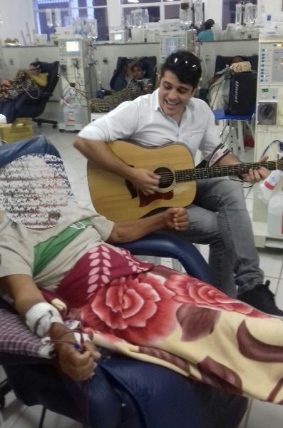 Talento X solidariedade: Cantores fazem a diferença na Hemodiálise de Linhares