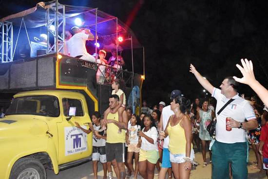Tudo de bom: Banda Natividade, Fubica e muita alegria em Regência