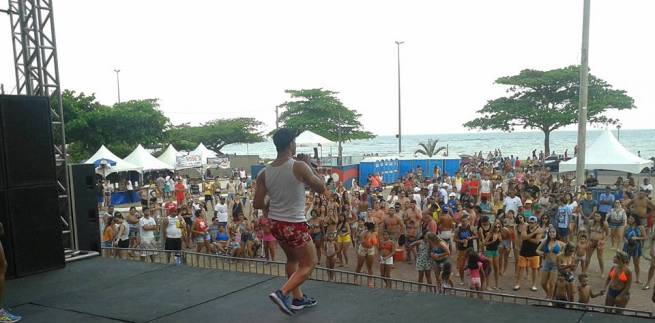 Samuel Roni faz a alegria do povo em Barra do Sahy