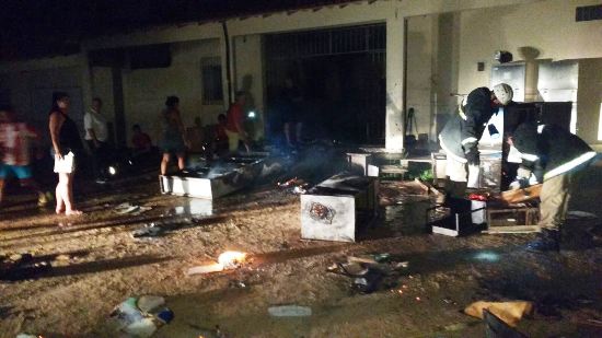 Fotos e vídeo: Escola Caboclo Bernardo é arrombada e incendiada no Planalto