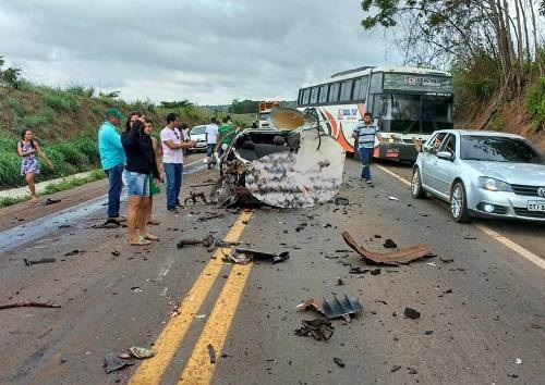Dois mortos: Internauta registra acidente e Imagens são fortes