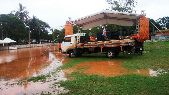 Chuva: Festas canceladas e mais desalojados em Linhares