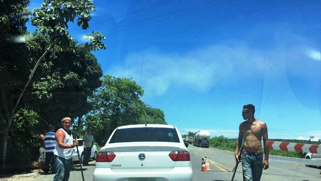 Protesto em Aracruz: Índios querem nove salários por família todo mês