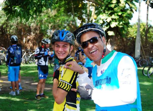 Chuva 'mela' pedalaço, mas ciclistas anunciam outro