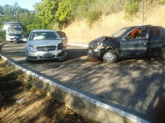 Três Pontas: Acidente chama a atenção na descida da Lagoa