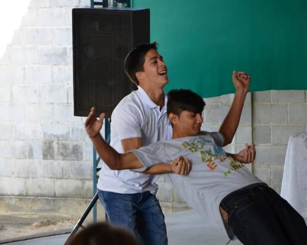 Veja o que aconteceu no acampamento de oração de jovens católicos, no Planalto