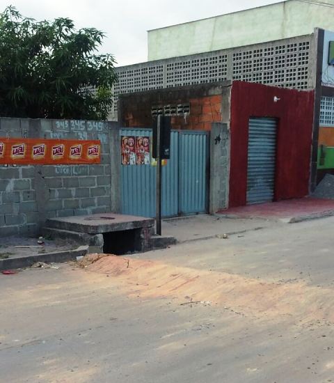 Moradores constroem quebra-molas por contra própria no Movelar