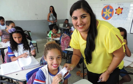 Professoras de Linhares criam moeda e melhoram desempenho de alunos