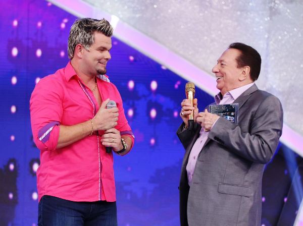 De Linhares para o Brasil: cantor estará no Programa Raul Gil do SBT
