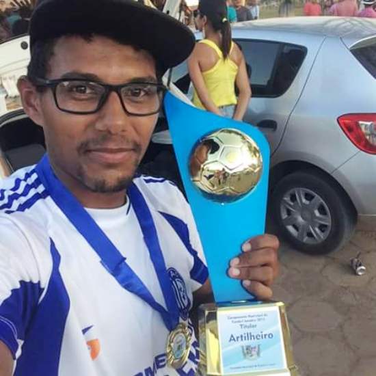 A sexta-feira é do craque Jefferson
