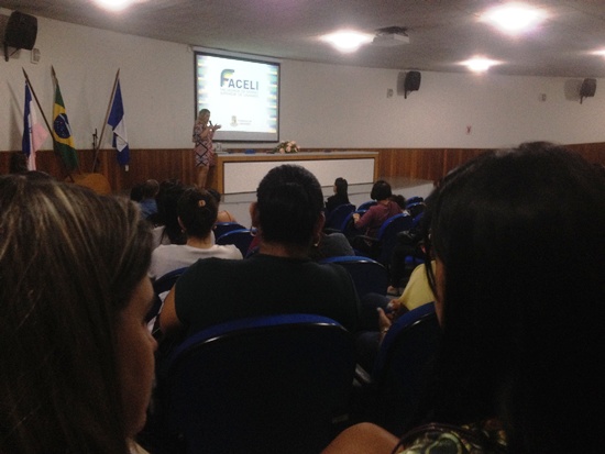 Universitários “denunciam” realidade ambiental através da arte