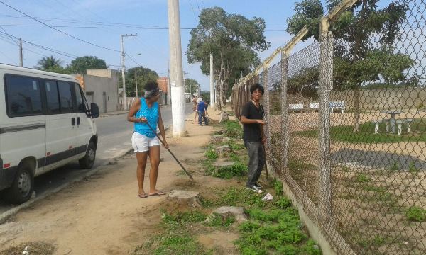 CLAM: Ex-alunos arregaçam as mangas e promovem limpeza na sede da entidade