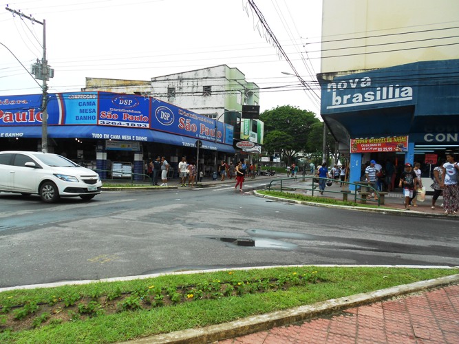 Chuva atrapalha vendas de fim de ano em Linhares: lojistas somam grande prejuízo no Centro