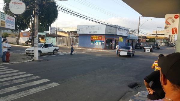 Ninguém respeita o cruzamento, diz testemunha de acidente no Araçá