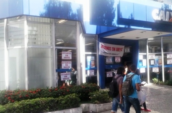 Bancários rejeitam nova proposta da Fenaban e greve ganha mais força