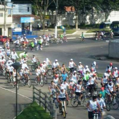 Ciclistas comemoram niver do Pedal Linhares com passeio e sorteio de bikes