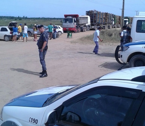 Termina protesto de moradores na estrada de Regência