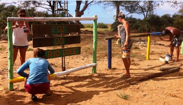 Mais linda: Moradores promovem ação na entrada da praia de Regência