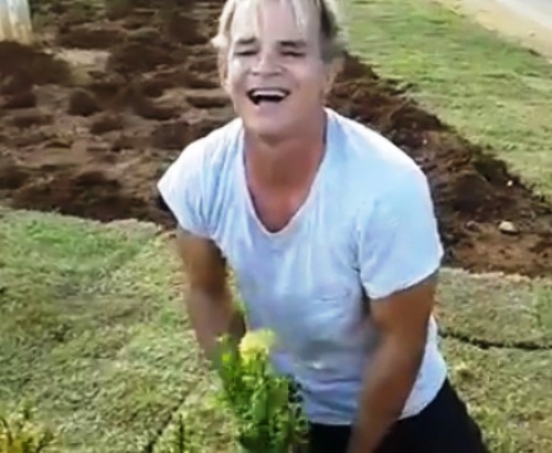 Leitora pede e Eu Vi em Linhares posta vídeo de prefeito ‘fora do gabinete’