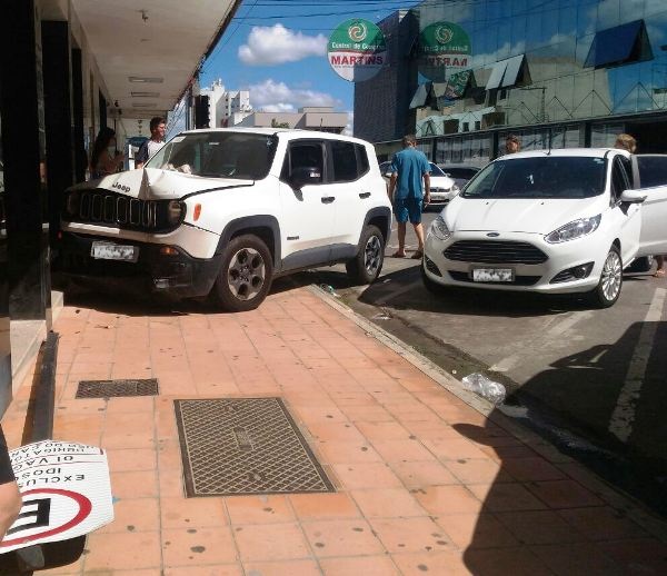 Motorista sai ferido de acidente no Centro