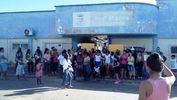 Quarta-feira marcada por protesto na comunidade de Córrego Farias