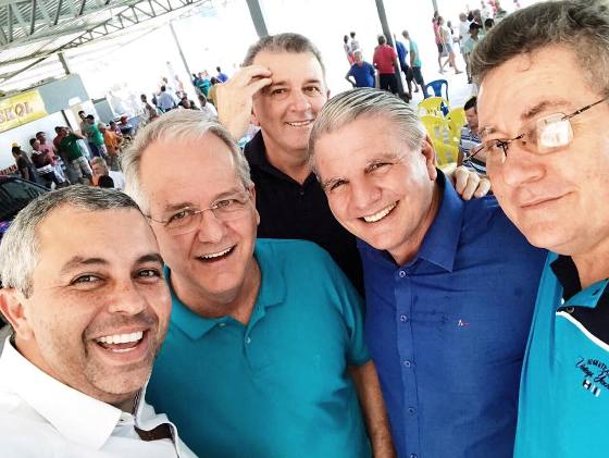 Vereadores fazem selfie no interior de Linhares. Saiba o motivo