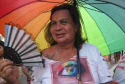 Shows de drag queens e dois trios elétricos na 3ª Parada Gay de Linhares