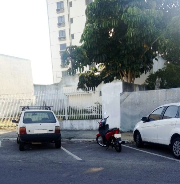 Isso revolta, diz leitor ao mandar foto sobre estacionamento no Centro de Linhares