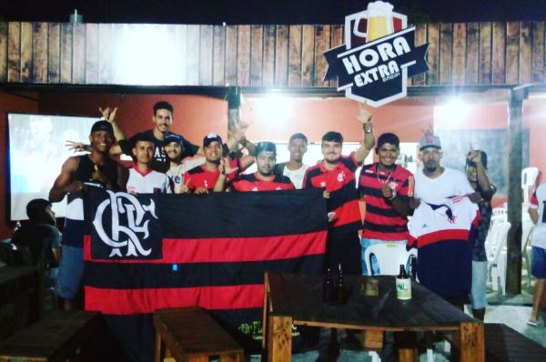 Telão: Bar de Sooretama é point de torcedores durante partidas de futebol