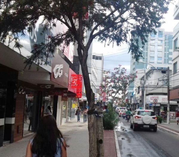 Leve 4 e pague 3: Preços imperdíveis no Centro de Linhares para Dia dos Namorados