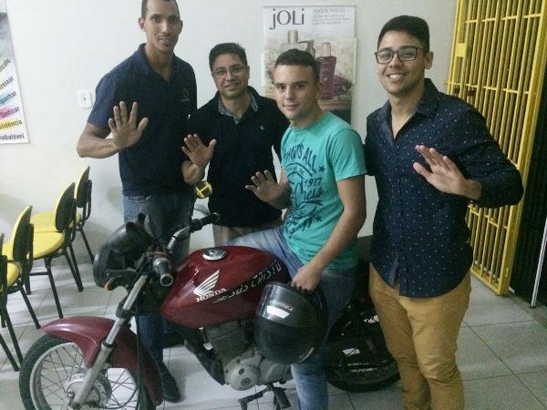 Impressionante negócio em Linhares: Em 2 meses jovem sai de bicicleta para moto