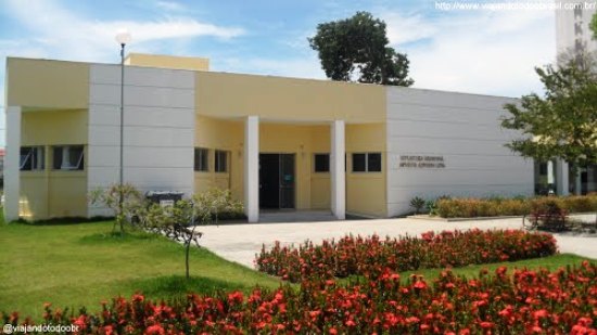 “Seu” Luiz Marcelino ganha selo nos 50 anos da Biblioteca Pública de Linhares