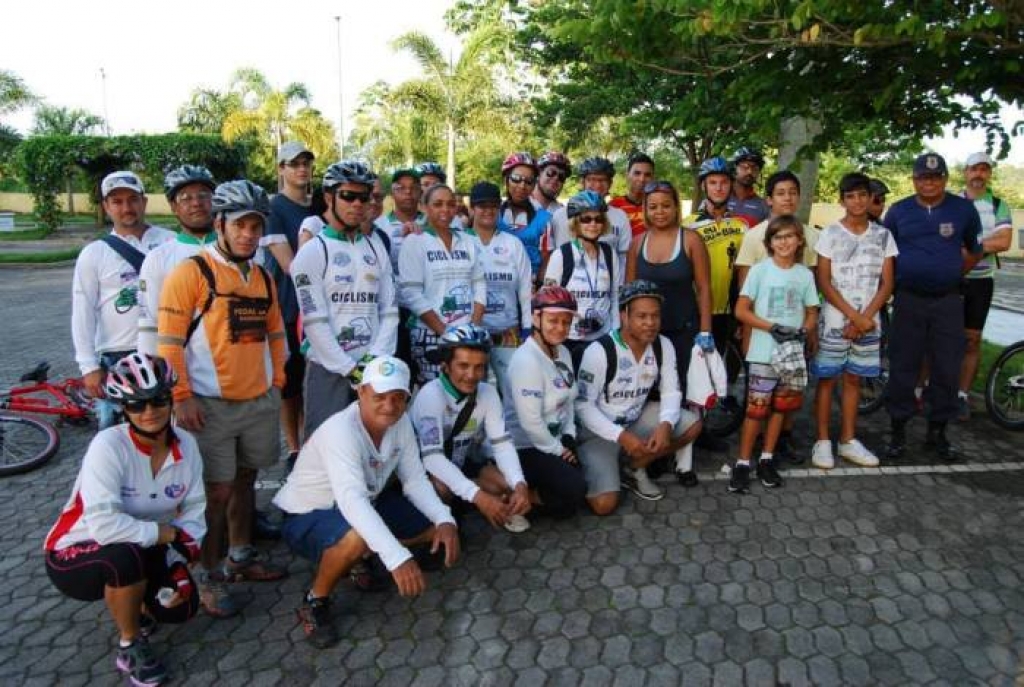 Ciclistas enfrentam muito calor rumo à Regência Augusta