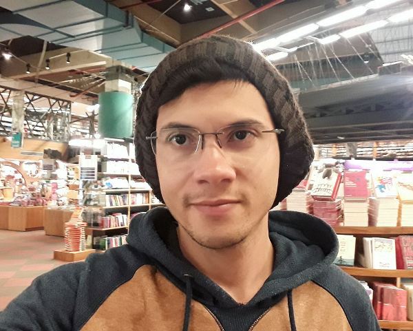 Polêmica:Publicitário gay diz que tem religião, já namorou mulheres e se manifesta sobre “reversão